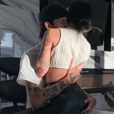 紧张刺激情侣头像(精选14张)