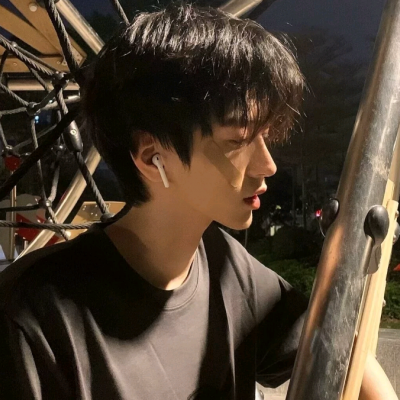 30岁到40岁的男人微信头像(精选12张)