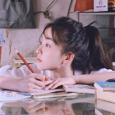 不容易撞又很治愈的头像