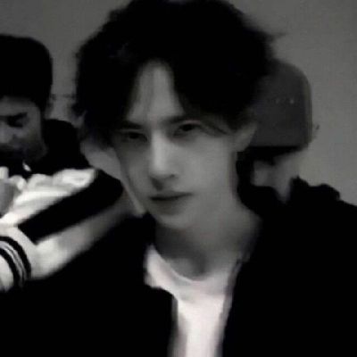 温柔干净且惊艳的头像男(精选12张)