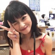 短发女人最适合的微信头像(精选12张)