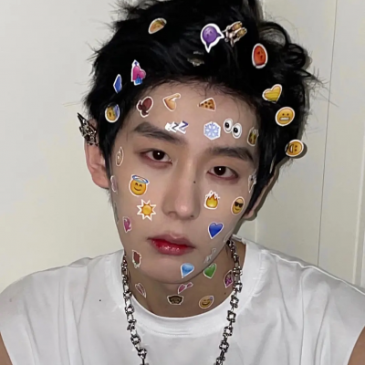 适合大学男生的头像(精选15张)