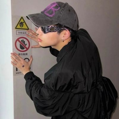 适合大学男生的头像(精选15张)