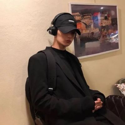 适合大学男生的头像(精选15张)