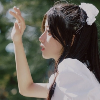 简约性冷淡小众女头像(精选16张)