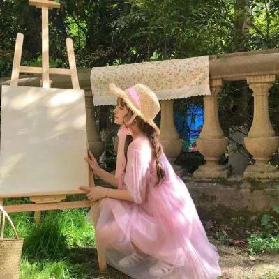 简约性冷淡小众女头像(精选16张)