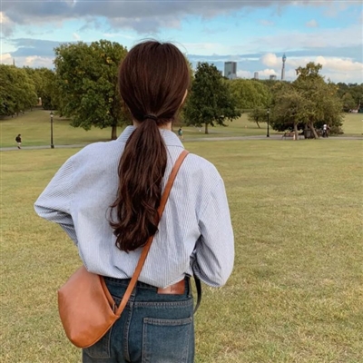 简约性冷淡小众女头像(精选16张)