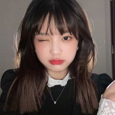 简约性冷淡小众女头像(精选16张)