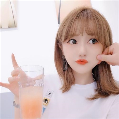 简约性冷淡小众女头像(精选16张)