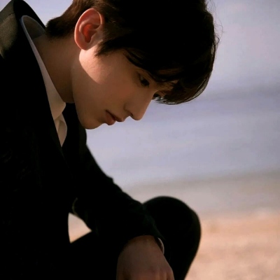 2023最潮最火微信头像男(53张)