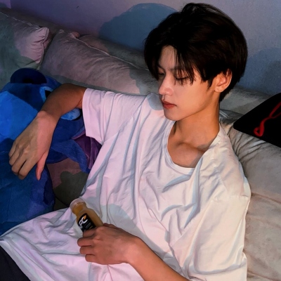 2023最潮最火微信头像男(53张)