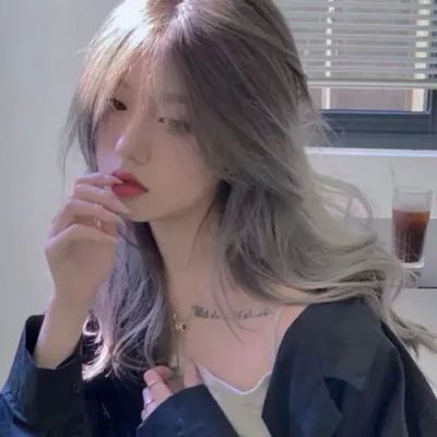 emo伤感头像女真人(精选28张)