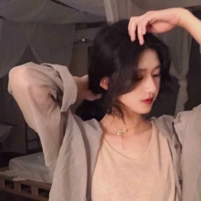 emo伤感头像女真人(精选28张)