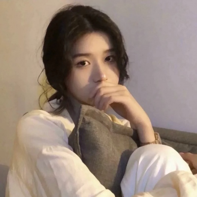 emo伤感头像女真人(精选28张)