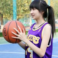 打篮球的人专用头像女生(精选15张)