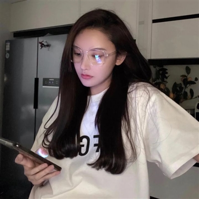 简约性冷淡小众女头像(24张)