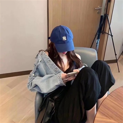 简约性冷淡小众女头像(24张)