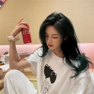 简约性冷淡小众女头像(24张)