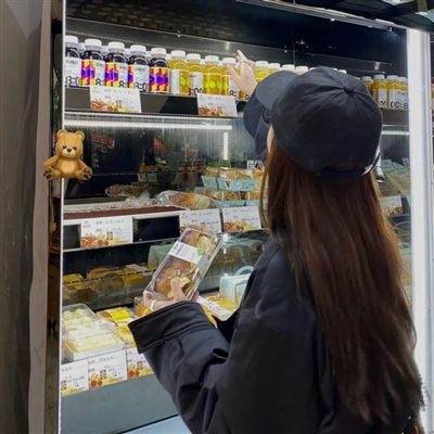 简约性冷淡小众女头像(24张)