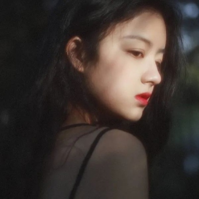 意境有档次的微信头像女(精选24张)