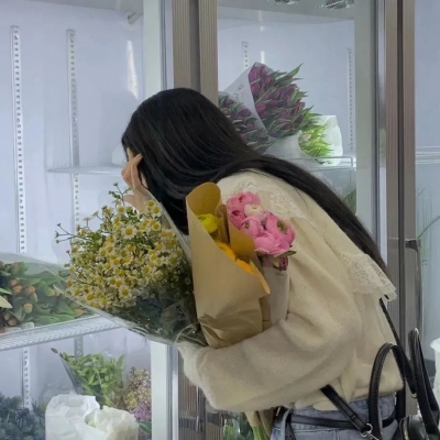 意境有档次的微信头像女(精选24张)