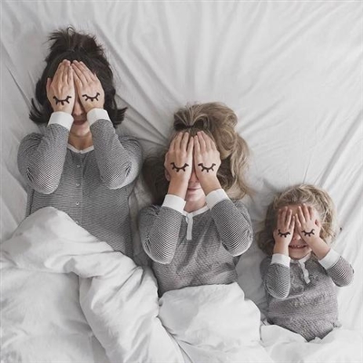 2023年最火微信头像母女三人