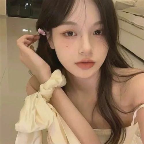 图片壁纸2023最火女生头像