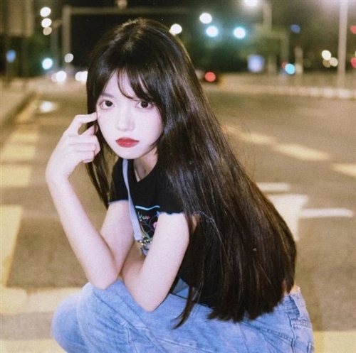 图片壁纸2023最火女生头像