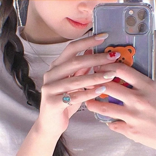 图片壁纸2023最火女生头像