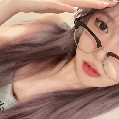 2023最火微信头像真人女(精选28张)