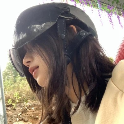 2023最火微信头像真人女(精选28张)