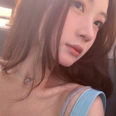 2023最火微信头像真人女(精选28张)