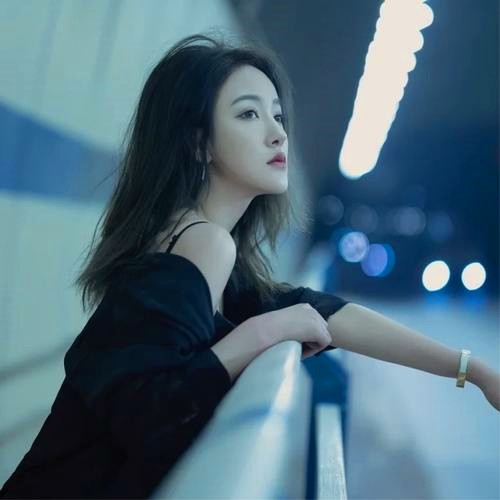 头像2023最火伤心图片