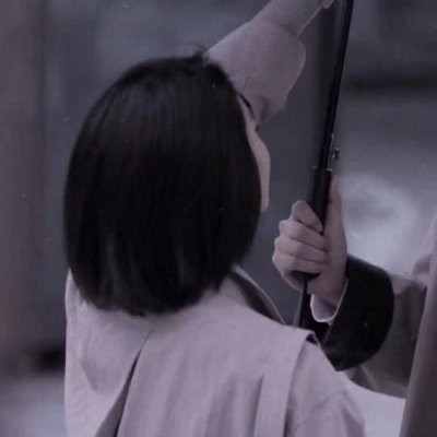 大笑女生头像情侣 逗比情侣头像一左一右