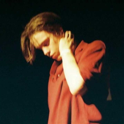 一个人的头像男生 帅气的单人头像图片