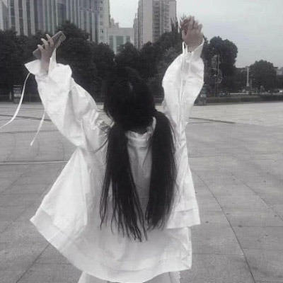 特别有气质的女生背影头像(16张)