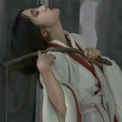 侧面头像女生唯美漂亮(24张)