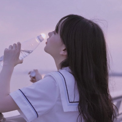 侧面头像女生唯美漂亮(24张)