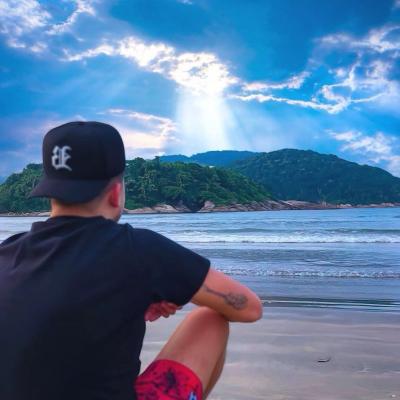 史上最好看的头像男生高冷(精选24张)