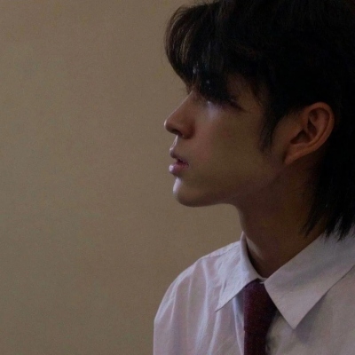 史上最好看的头像男生高冷(精选24张)