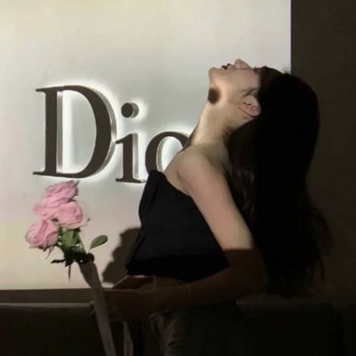 最漂亮的美女头像背景图片(16张)