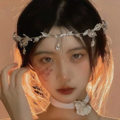 惊艳到爆的女生头像(精选28张)