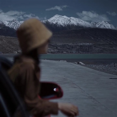 惊艳到爆的女生头像(精选28张)