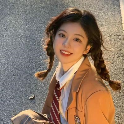 温柔干净且惊艳的头像女真人(28张)