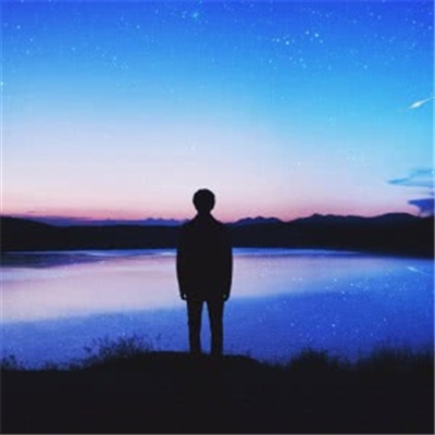 成熟积极向上头像男简约(18张)