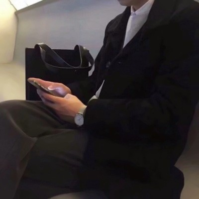 成熟积极向上头像男简约(18张)