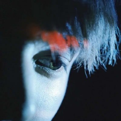 成熟积极向上头像男简约(18张)