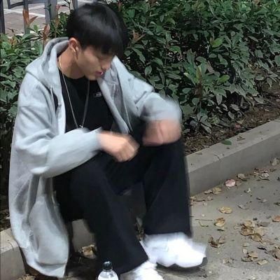 值得一辈子不换的头像男真人(24张)