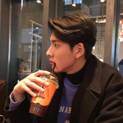 最新款微信头像图片男士(精选18张)