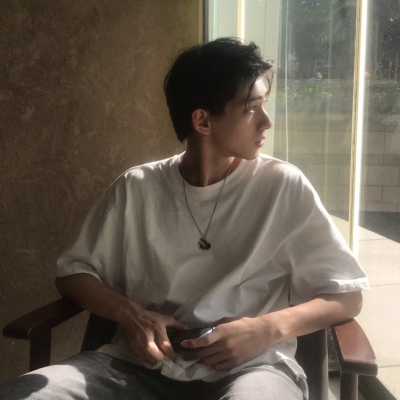 最美微信头像图片男生(精选18张)